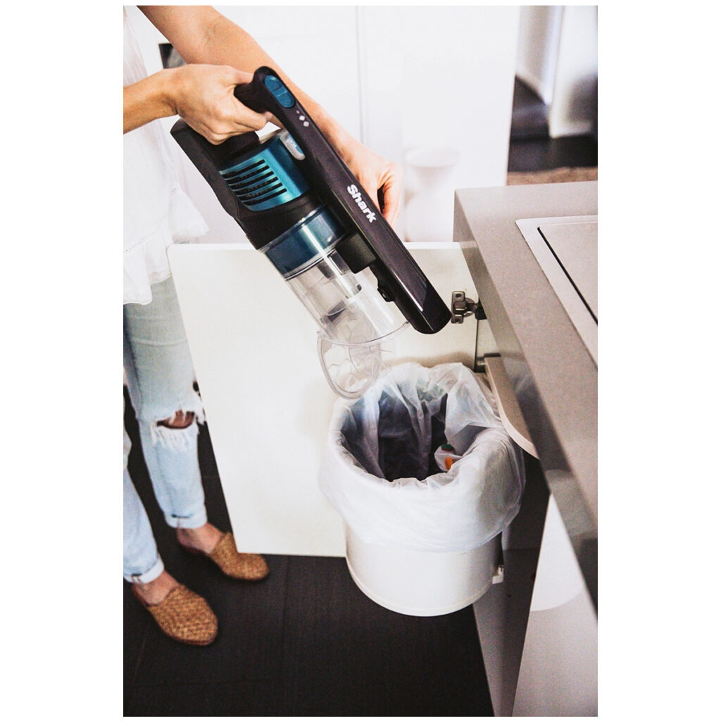 Shark Rocket Pet Pro Cordless Handstick Vacuum IZ102