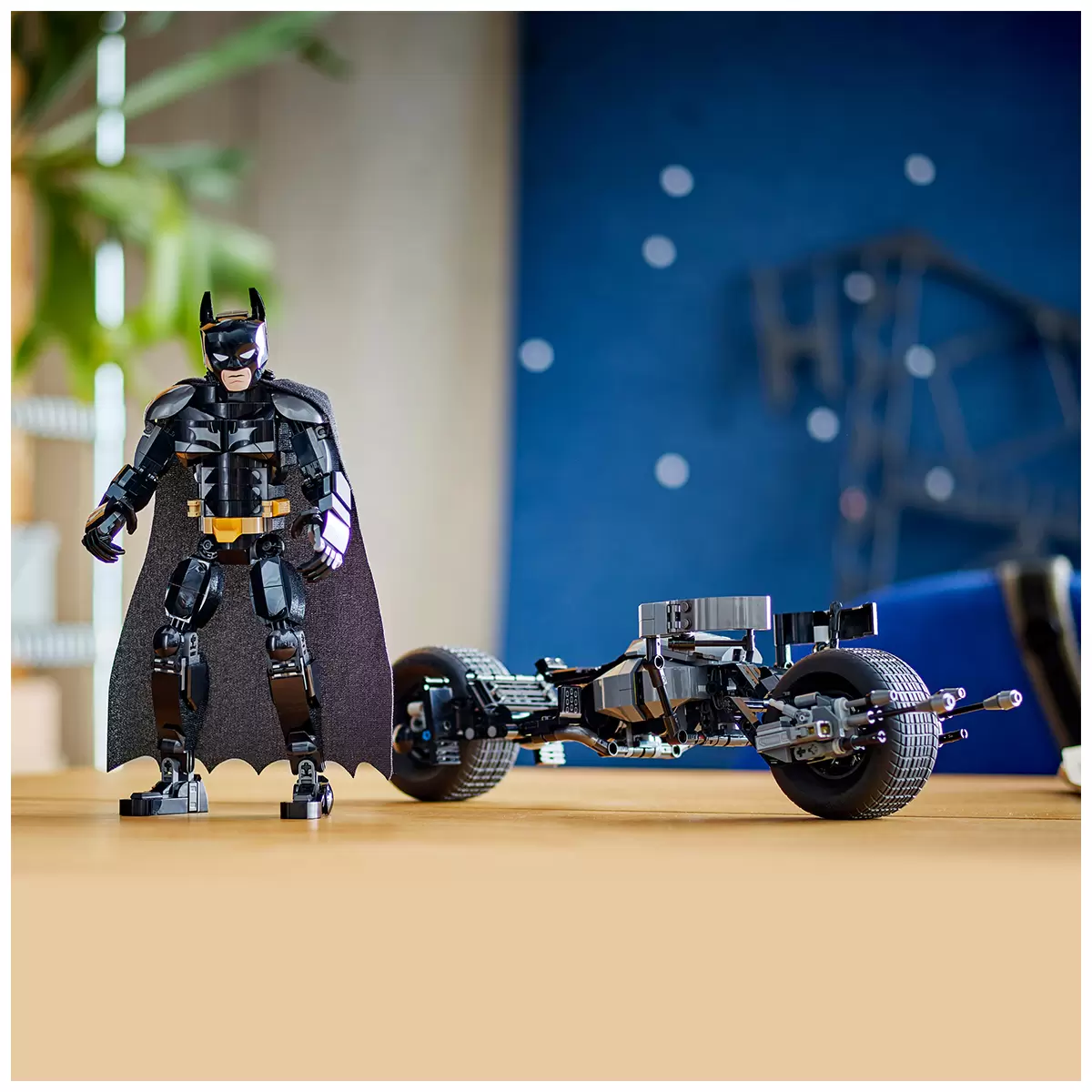 LEGO Super Heroes DC Batman Construction Figure And The Bat-Pod Bike 76273